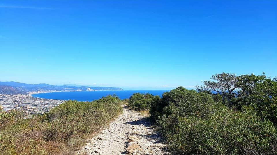 Salvia E Rosmarino - Affittacamere In Liguria Villanova d'Albenga Ngoại thất bức ảnh