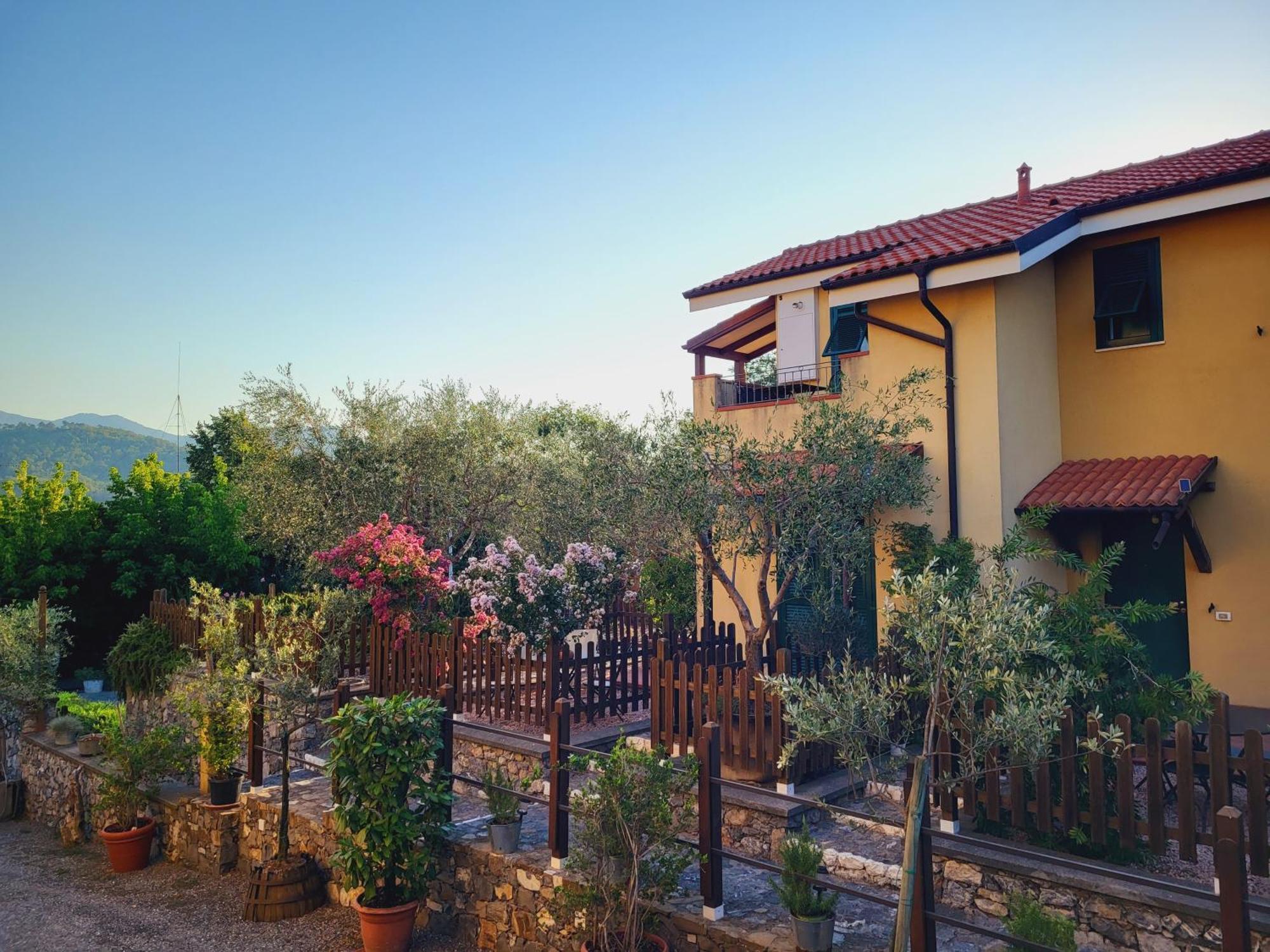 Salvia E Rosmarino - Affittacamere In Liguria Villanova d'Albenga Ngoại thất bức ảnh